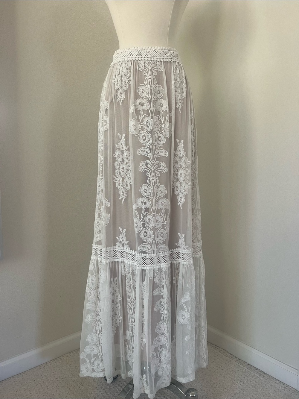 NWOT Altard State Arissa Floral Embroidered Maxi Skirt S - Picture 2 of 7